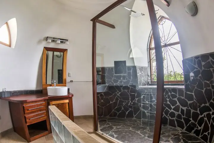 Dome House bathroom.