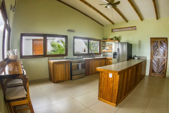 Fully furnished kitchen.