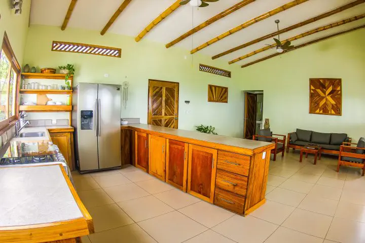 Fully furnished kitchen.