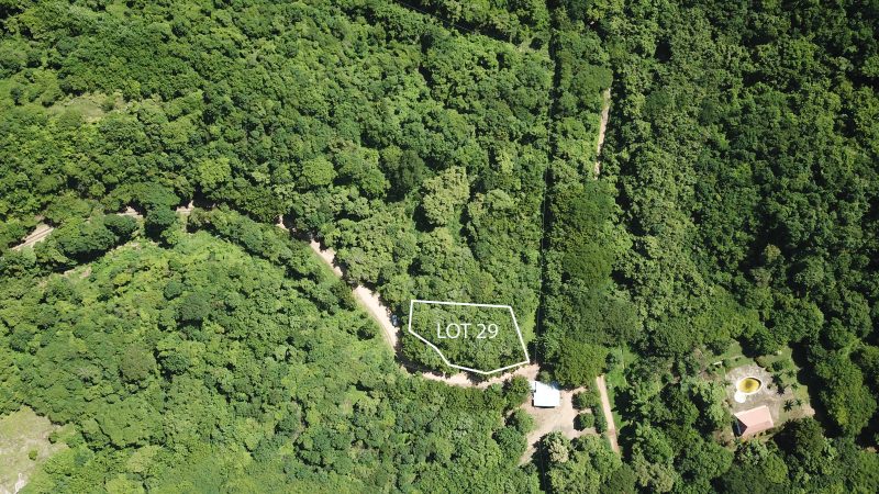 Yankee lot a short walk from the beach