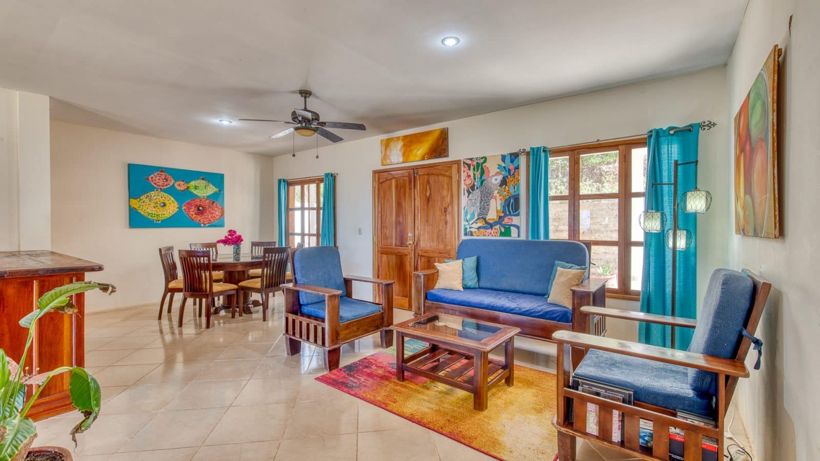 The living room in Casa Blanca.