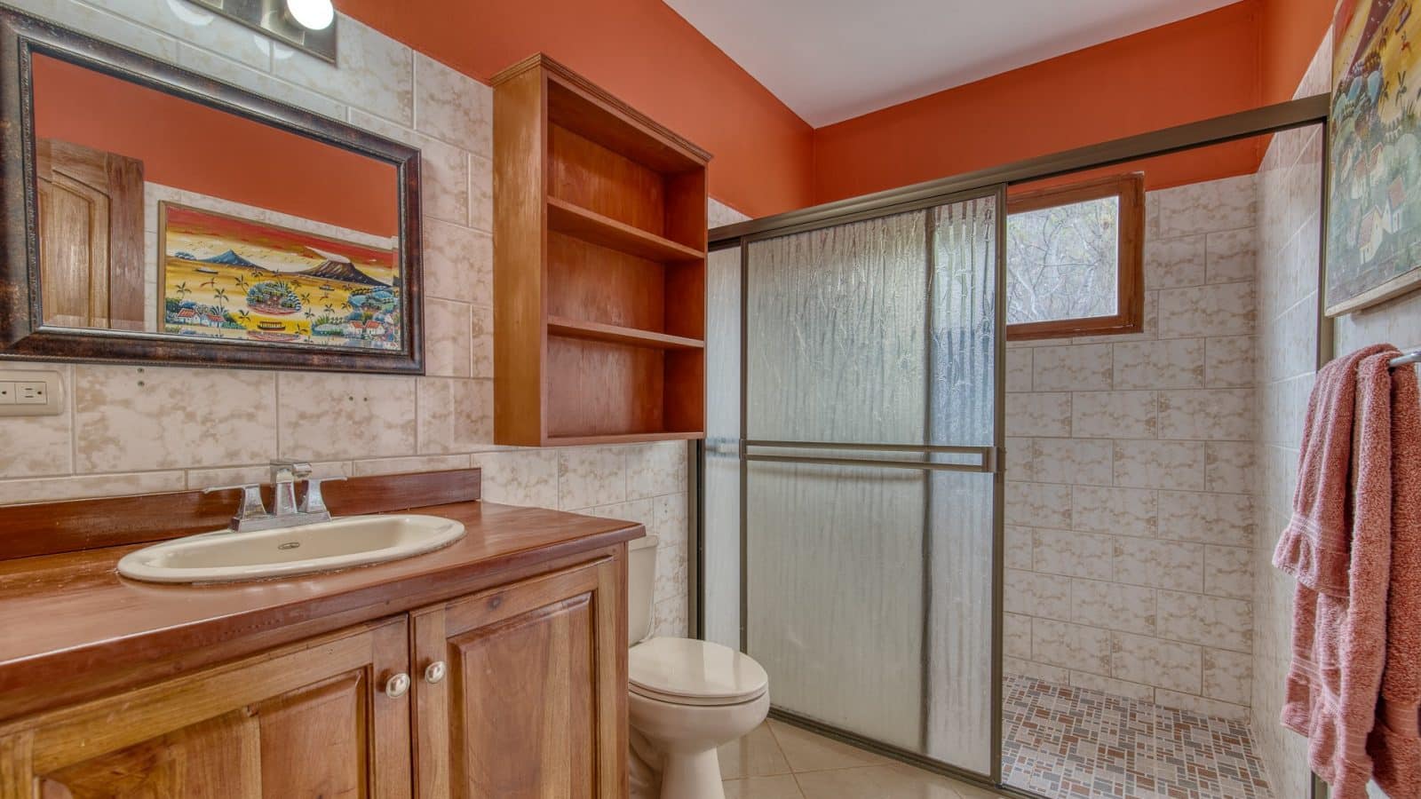 Guest Bathroom in Casa Blanca.