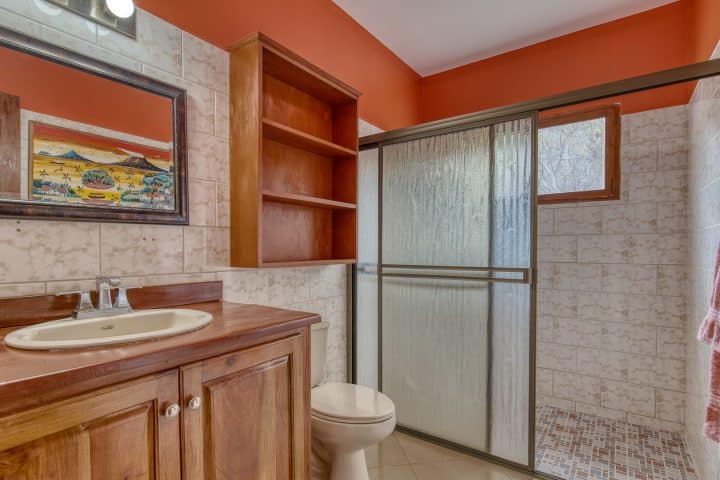 Guest Bathroom in Casa Blanca.