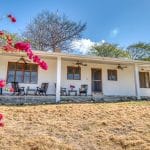 This ocean view home walking distance to Playa Yankee.
