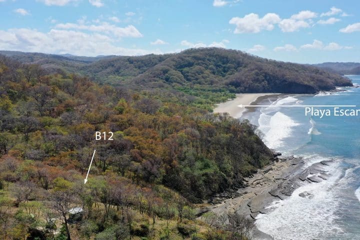 This lot is walking distance to Playa Escameca and Playa Yankee.