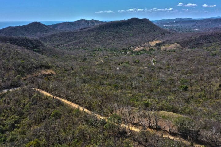 Welcome to this large lot with no building restrictions and an ocean view.