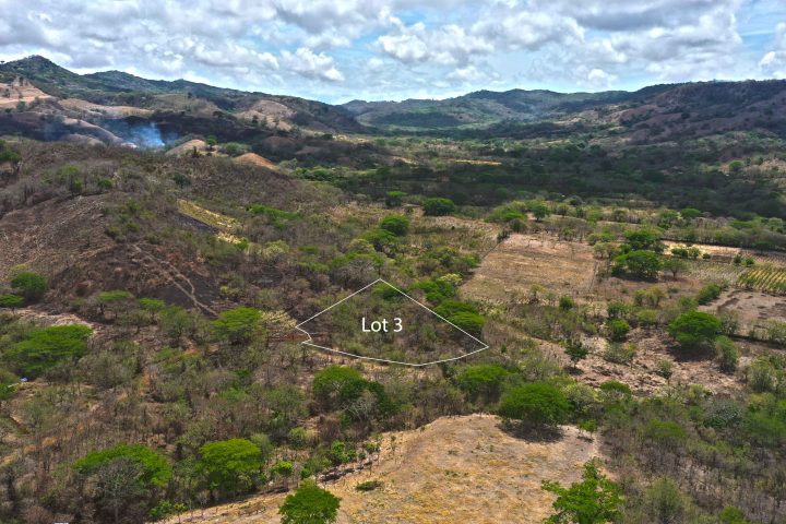 This multi-acre lot near Escamequita is one of four lots available in Gramales.