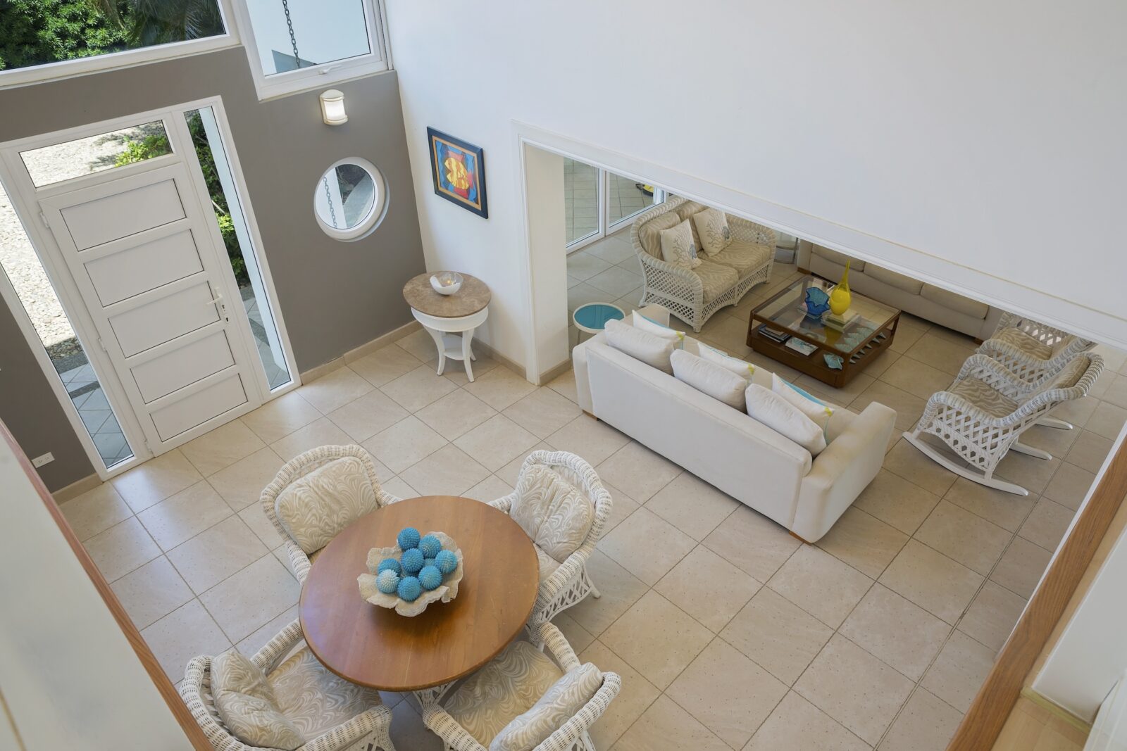 Ariel Entry way foyer