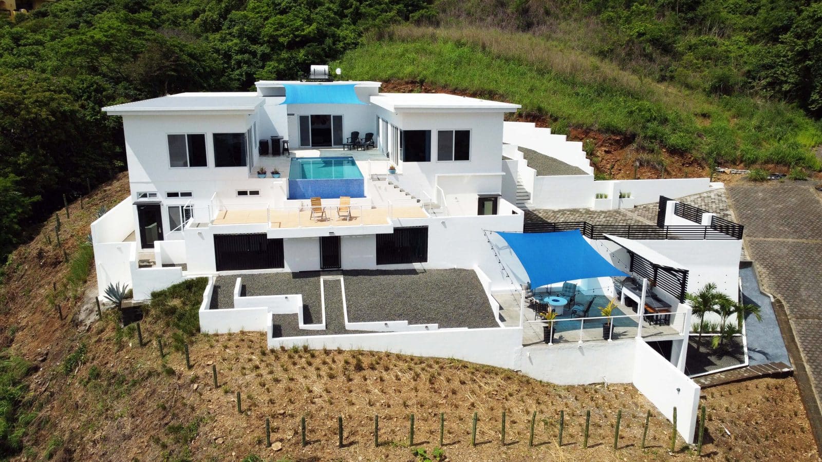 Luxury Home in Paradise Bay