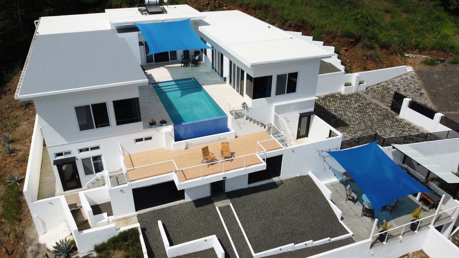 Luxury Home in Paradise Bay