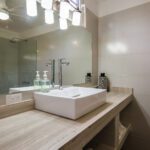 Modern bathroom and finishes
