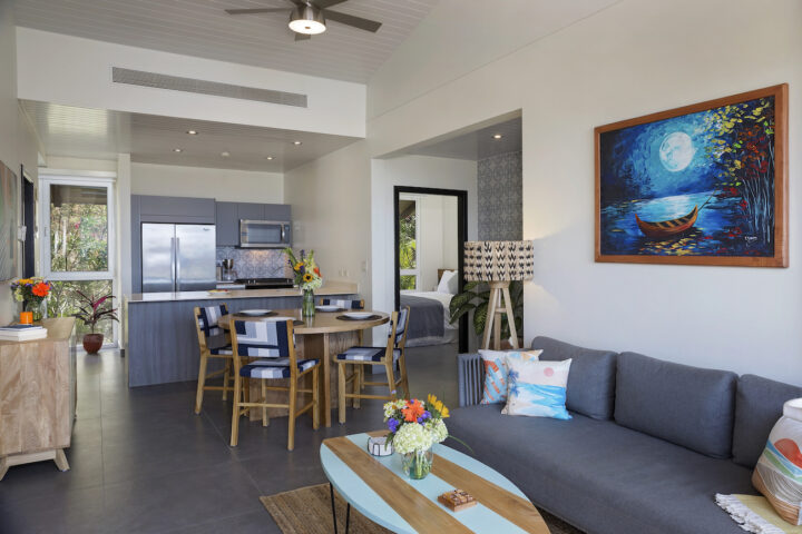 Living room and kitchen photo