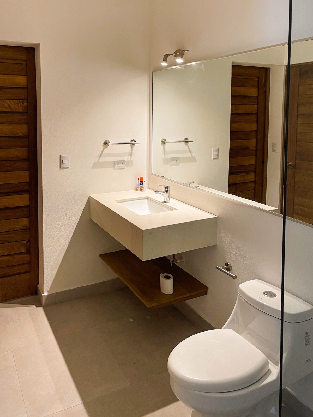 Bathroom sink