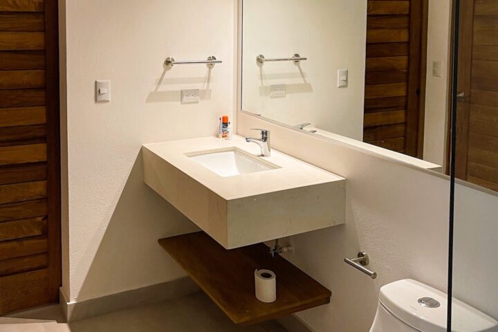 Bathroom sink