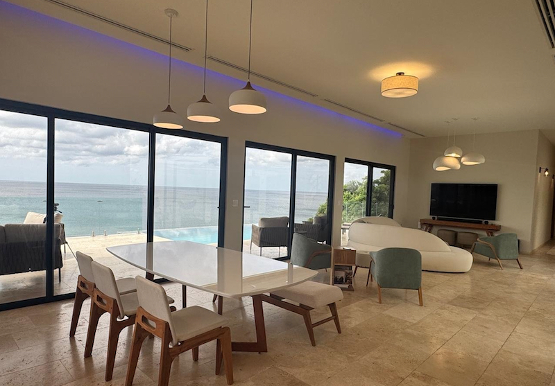 Dinning table and ocean view from the interior