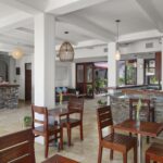 Lobby and bar area