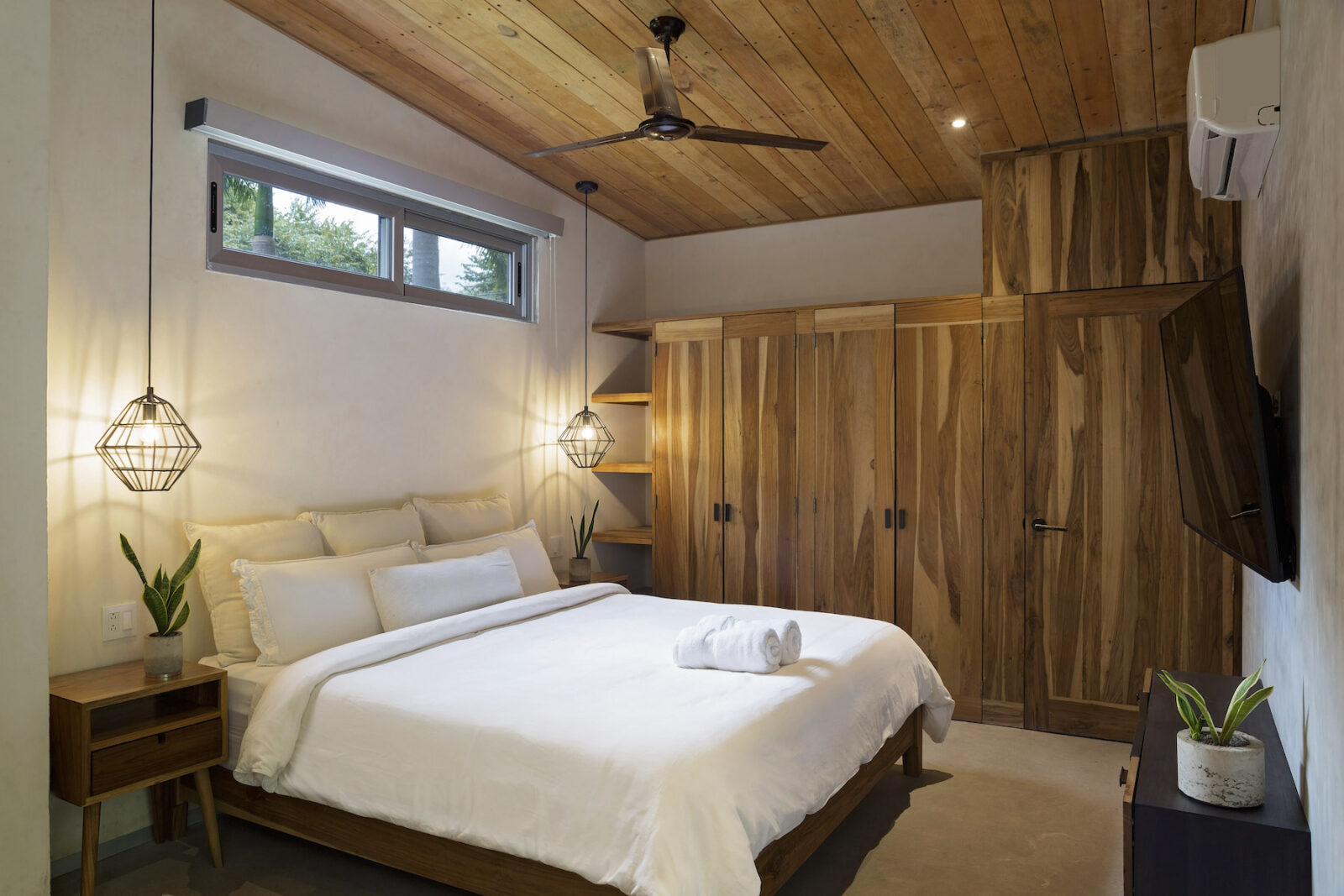 Apartment_Bedroom_Angle_1