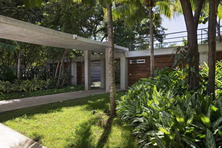 Exterior_Garden_View