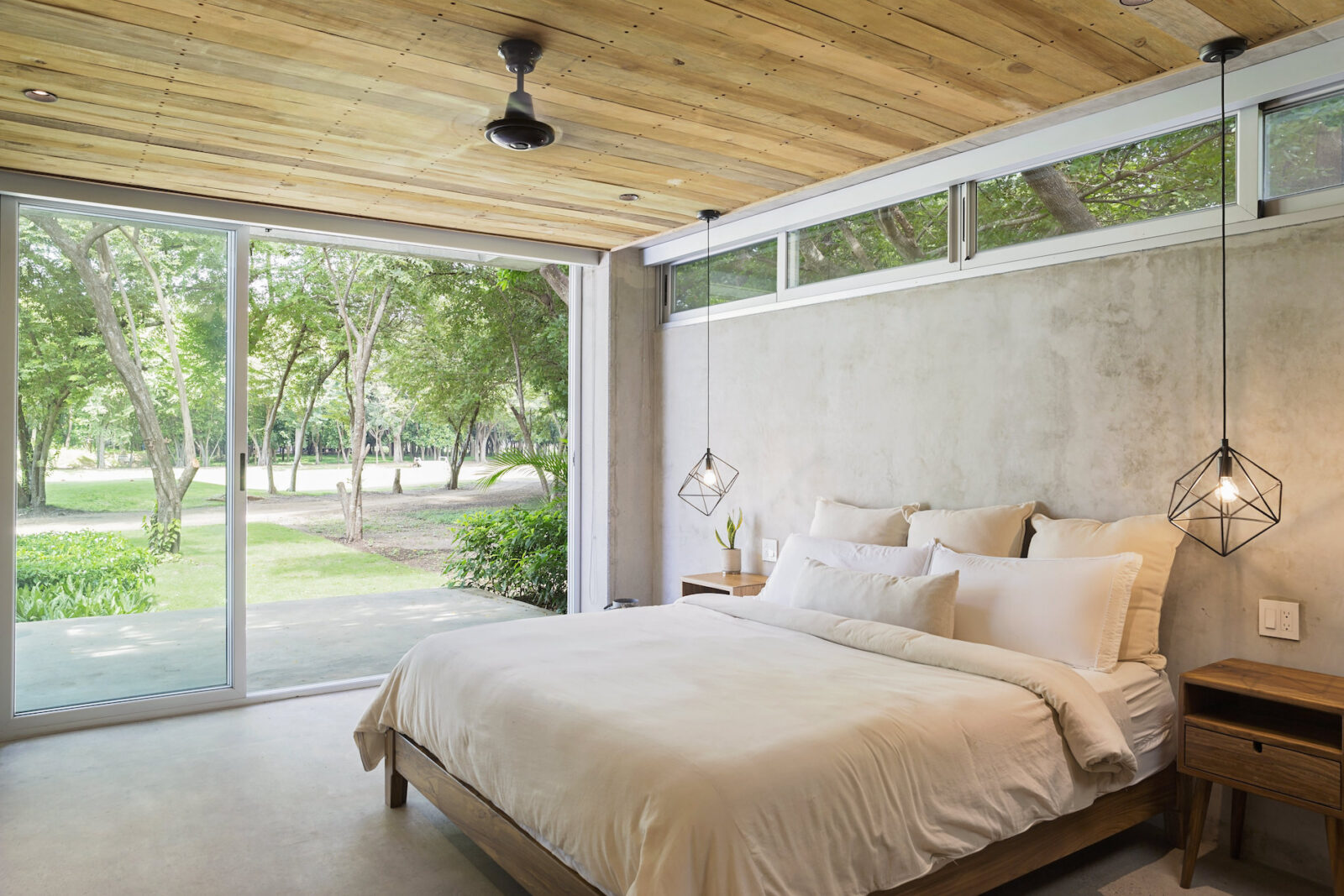 Master_Bed_Angle_2