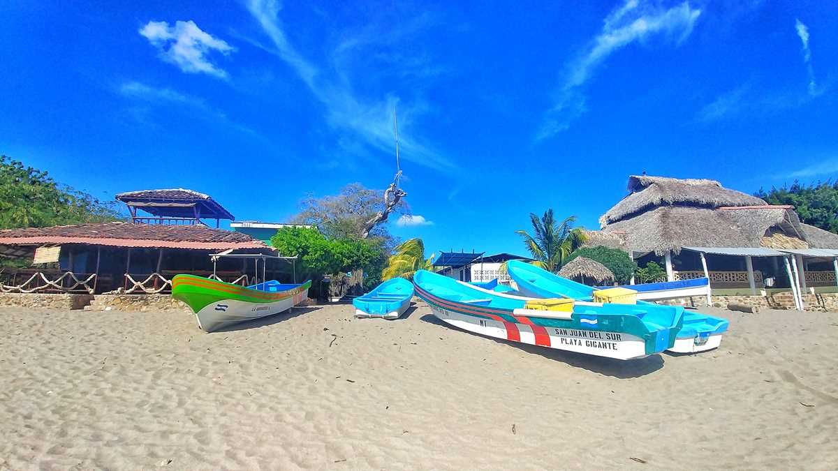 Titled Commercial lots in Gigante