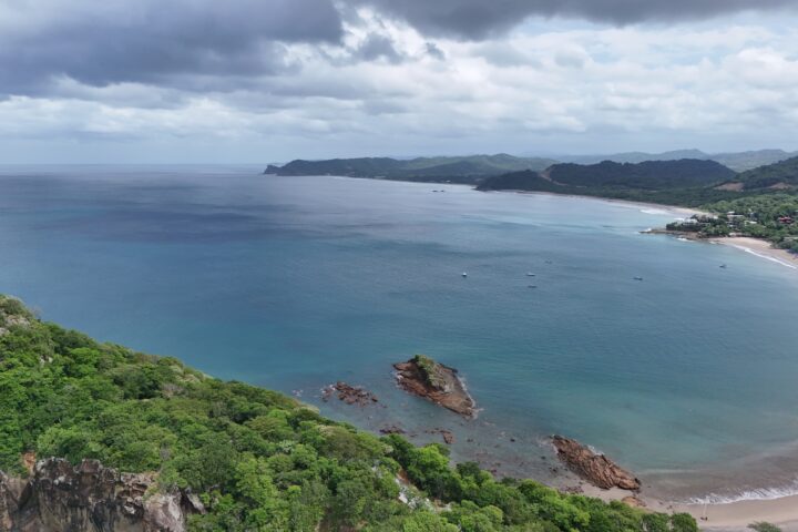Titled Commercial lots in Gigante