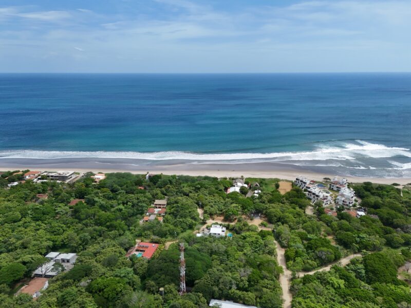 Titled Commercial lots in Gigante