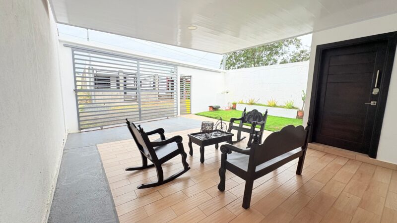 Covered terrace by the entrance