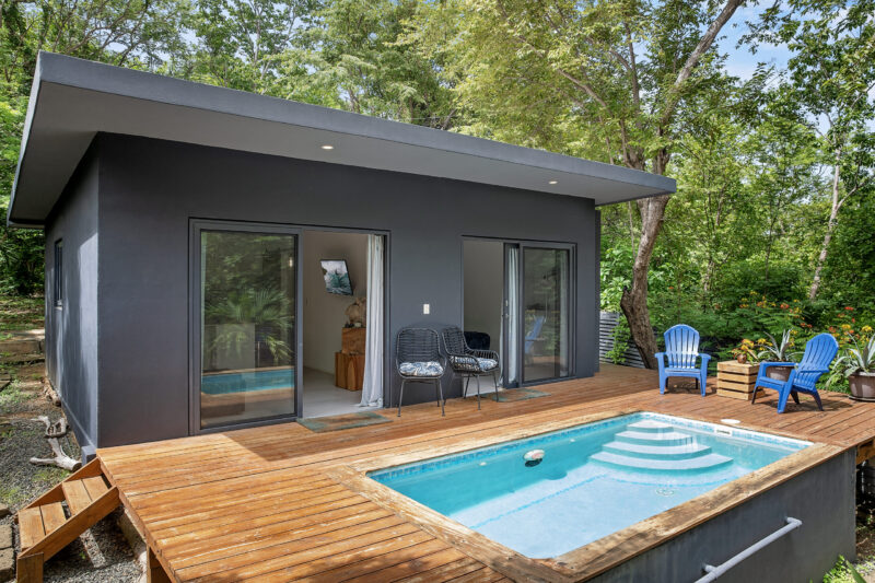 One-Bedroom Oasis at Santa Isabel with a private pool and forest deck