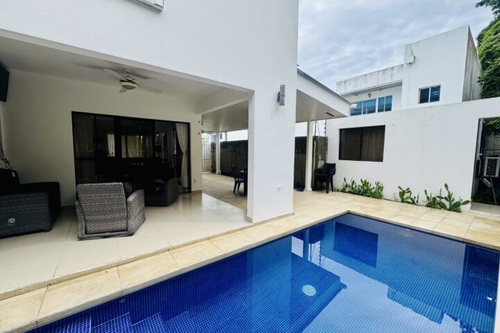 4-bedroom villa with pool in Colinas de Miramar — private pool and covered patio